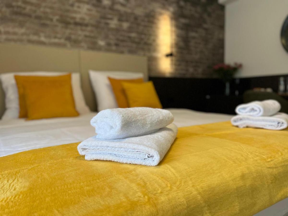 Arena Prestige Rooms พูลา ภายนอก รูปภาพ