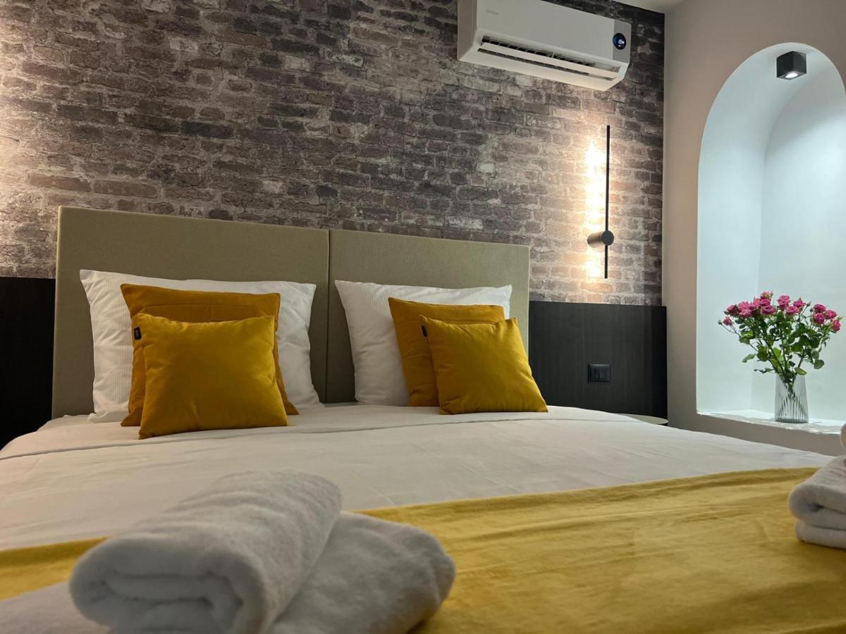 Arena Prestige Rooms พูลา ภายนอก รูปภาพ