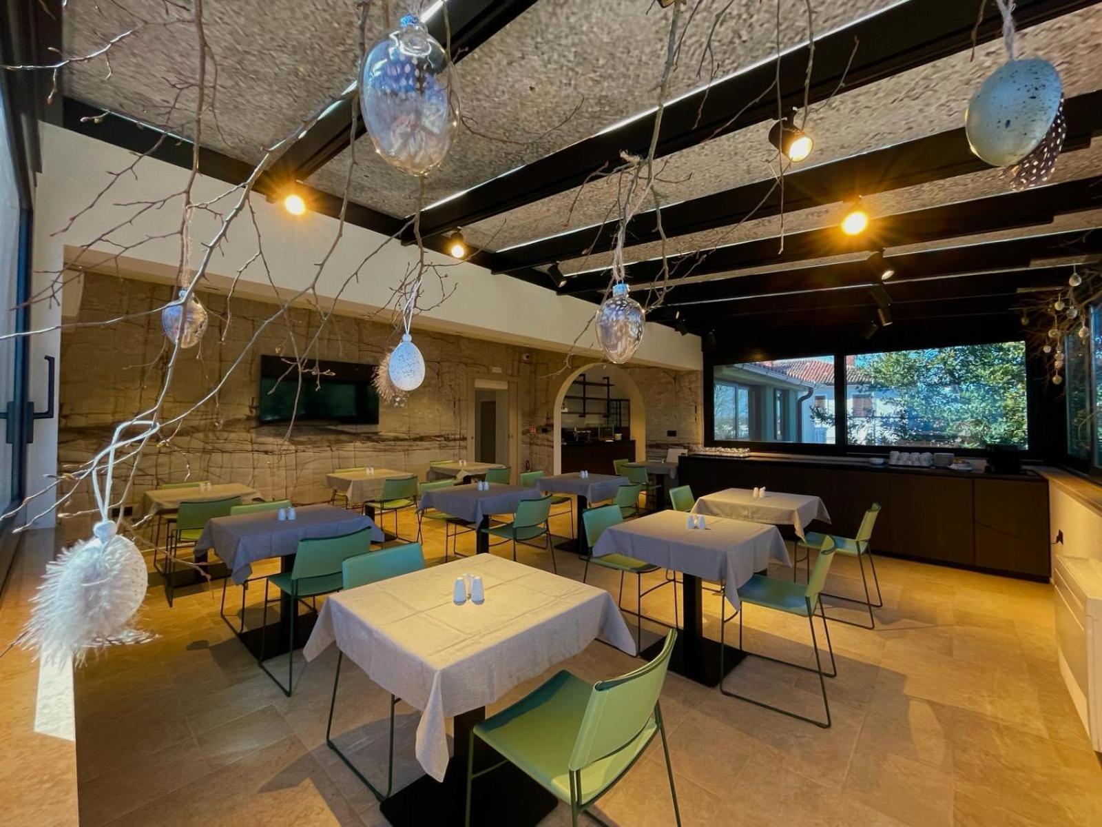 Arena Prestige Rooms พูลา ภายนอก รูปภาพ